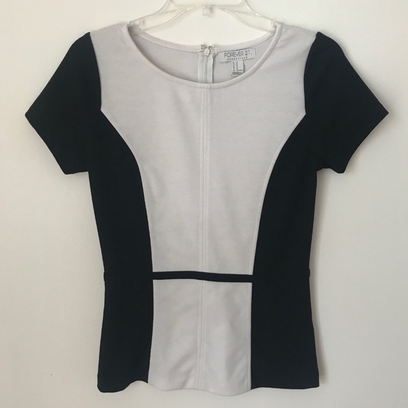 ❗️SOLD❗️ Forever 21 Black & White Colorblock Top - Picture 2 of 3